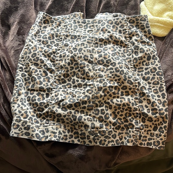 Cheetah Print Skirt - Picture 1 of 1
